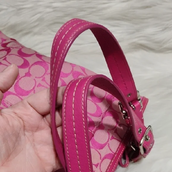 SALE! Coach Hampton Signature 🩷 Pink/Silver Tote GUC - Picture 6 of 15